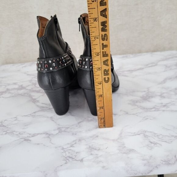 SOFFT Noreen Studded Black Leather Heeled Ankle Bootie 10M - Picture 12 of 14